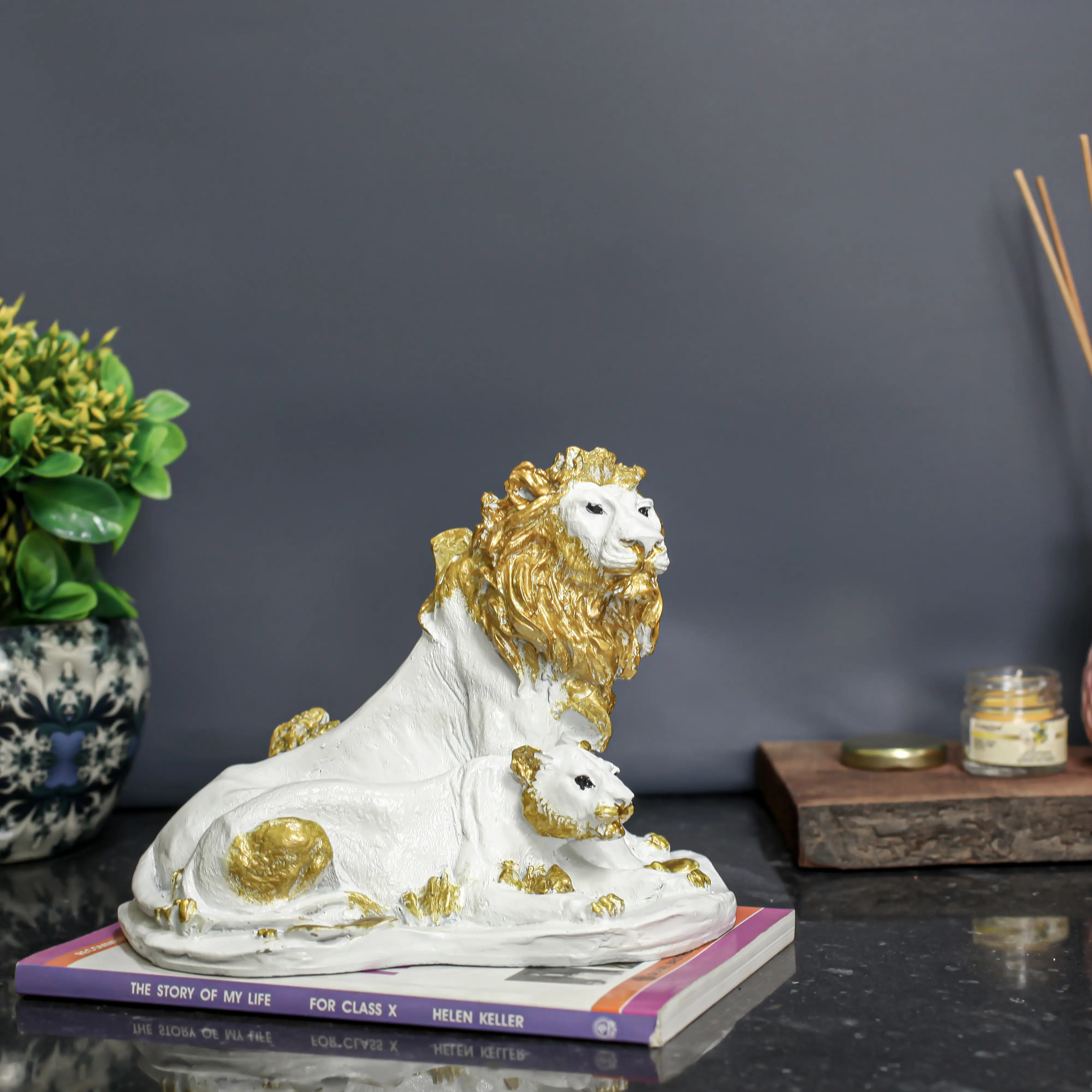Lion & Tiger With Gold Leafing